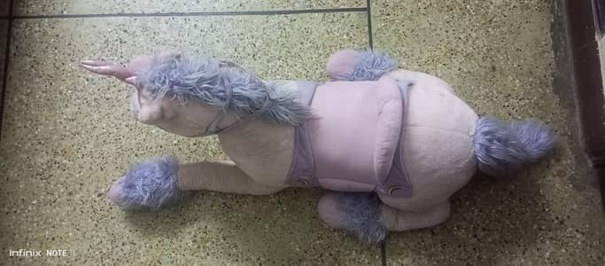 Giant Unicorn