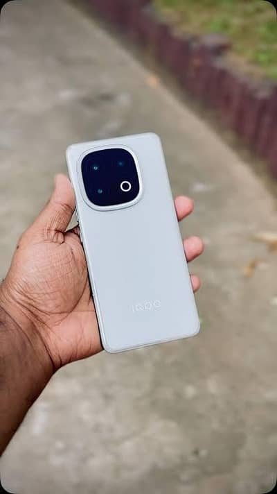 Vivo iQOO 13 16 ram 512 rom