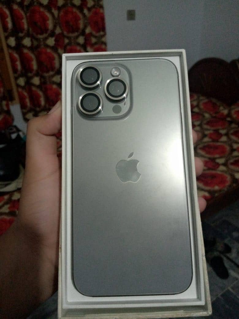 iPhone 15 pro Max 0