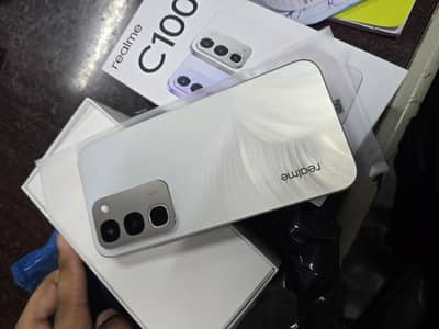 Realme C100 box pack