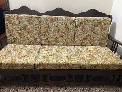 5 seater sofa set with new cushions.