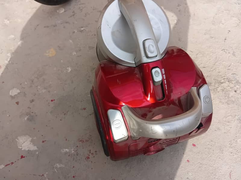 vacuum cleaner 4