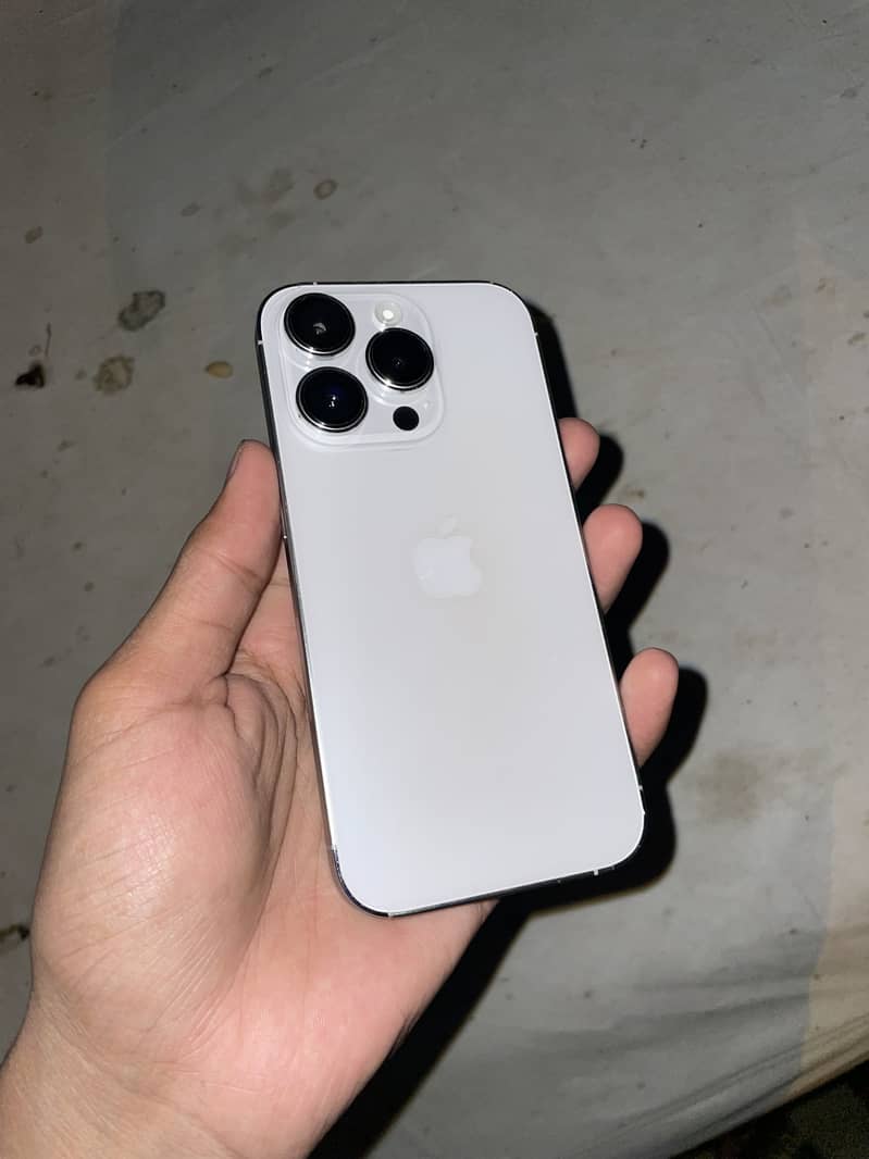 Apple iPhone 14 Pro 4