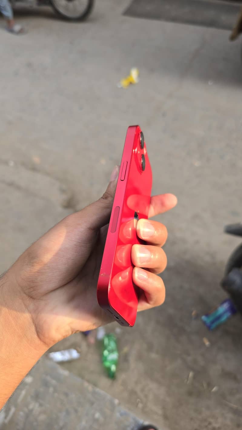 Apple iPhone 13 5