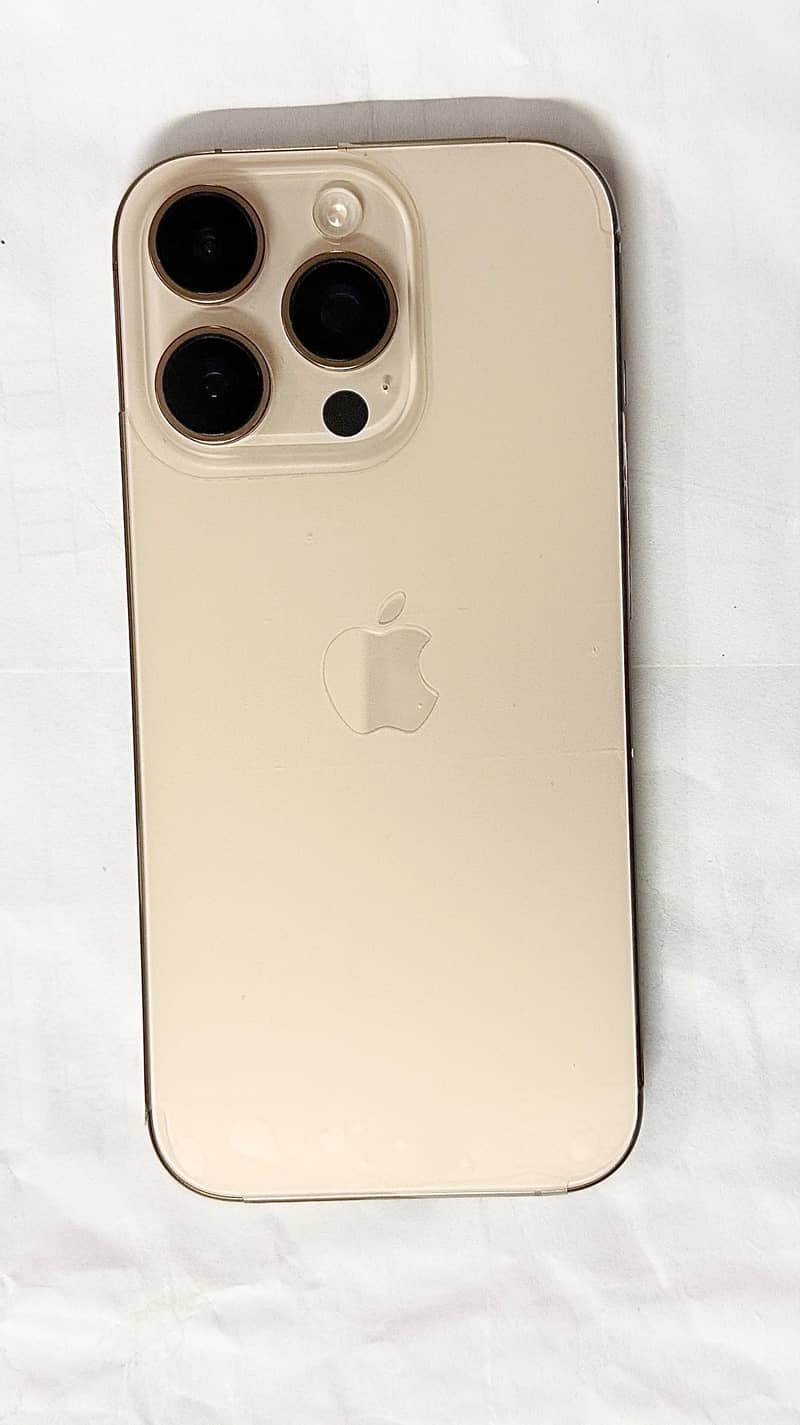 Apple iPhone 16 Pro 4