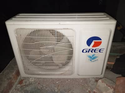 Gree AC Non-Inverter 1 Ton – Rs. 40,000