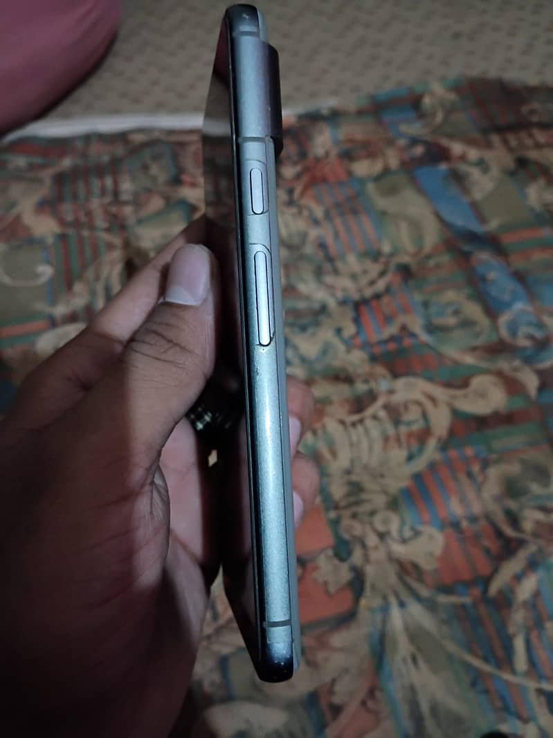 Google Pixel 8 2