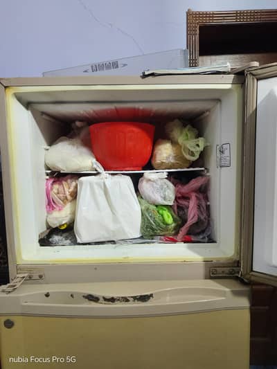 Dawlance Medium Size Refrigerator for Sale