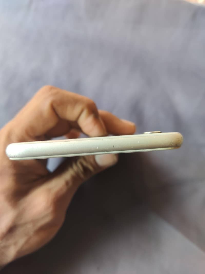 Apple iPhone 6 Plus 2