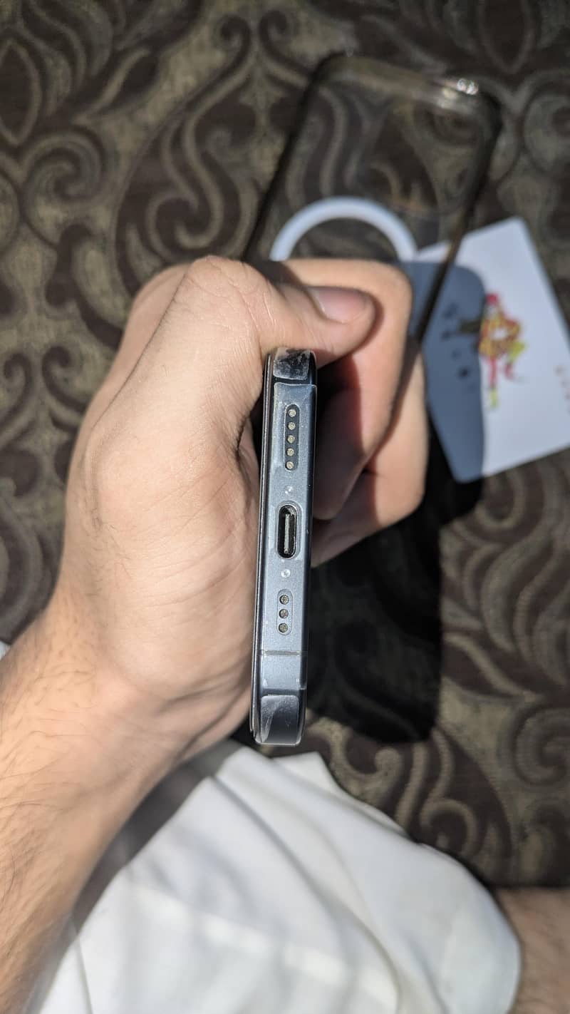 Apple iPhone 15 Pro 6