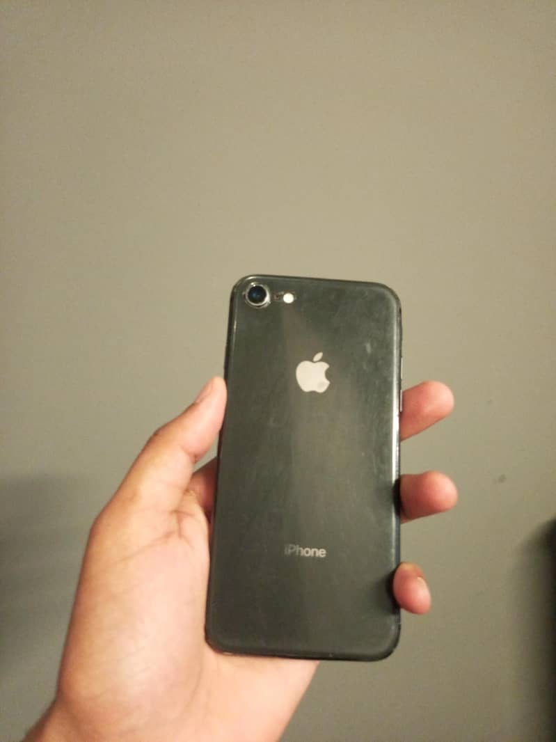 Apple iPhone 8 1