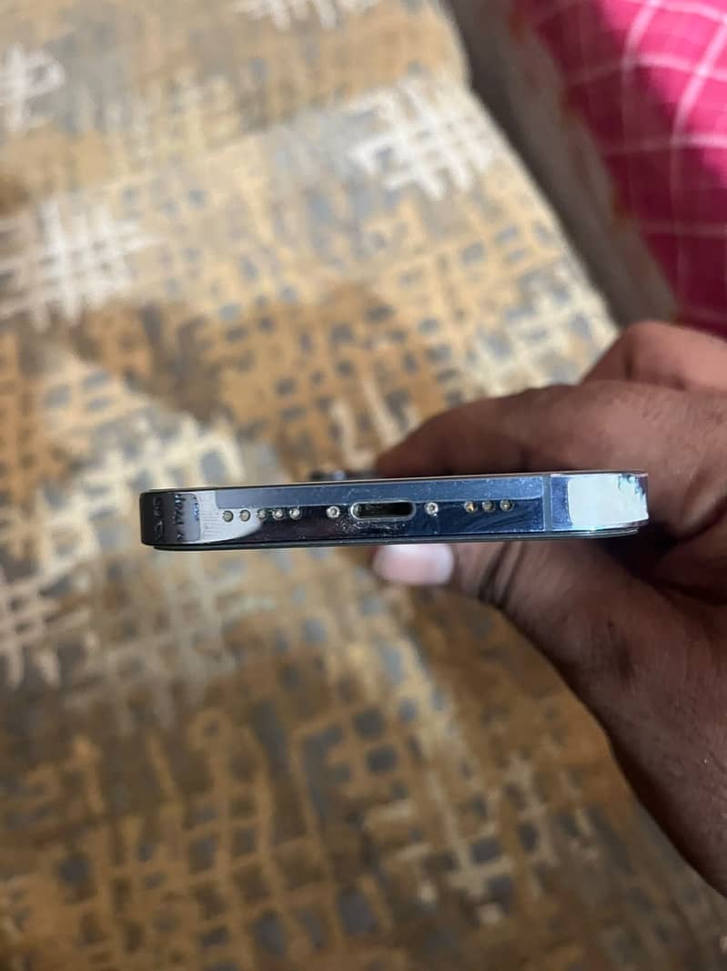Apple iPhone 13 Pro 3