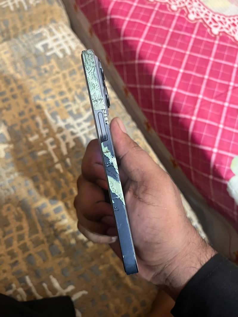 Apple iPhone 13 Pro 6