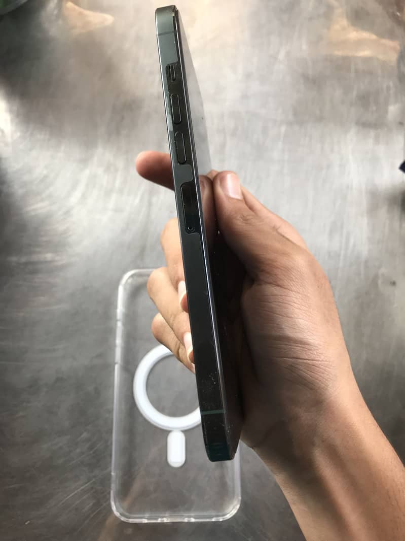 Apple iPhone 13 Pro Max 3