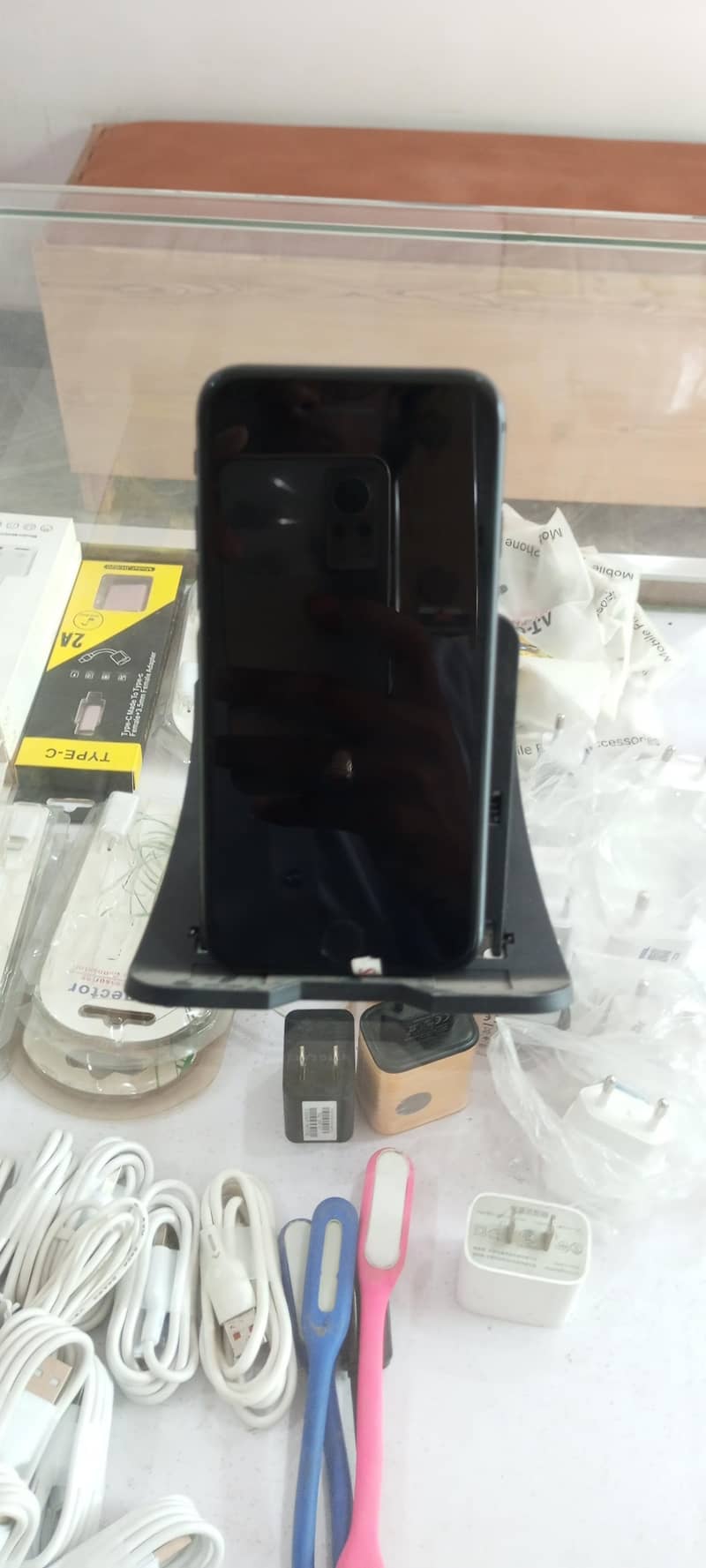 Apple iPhone 8 1