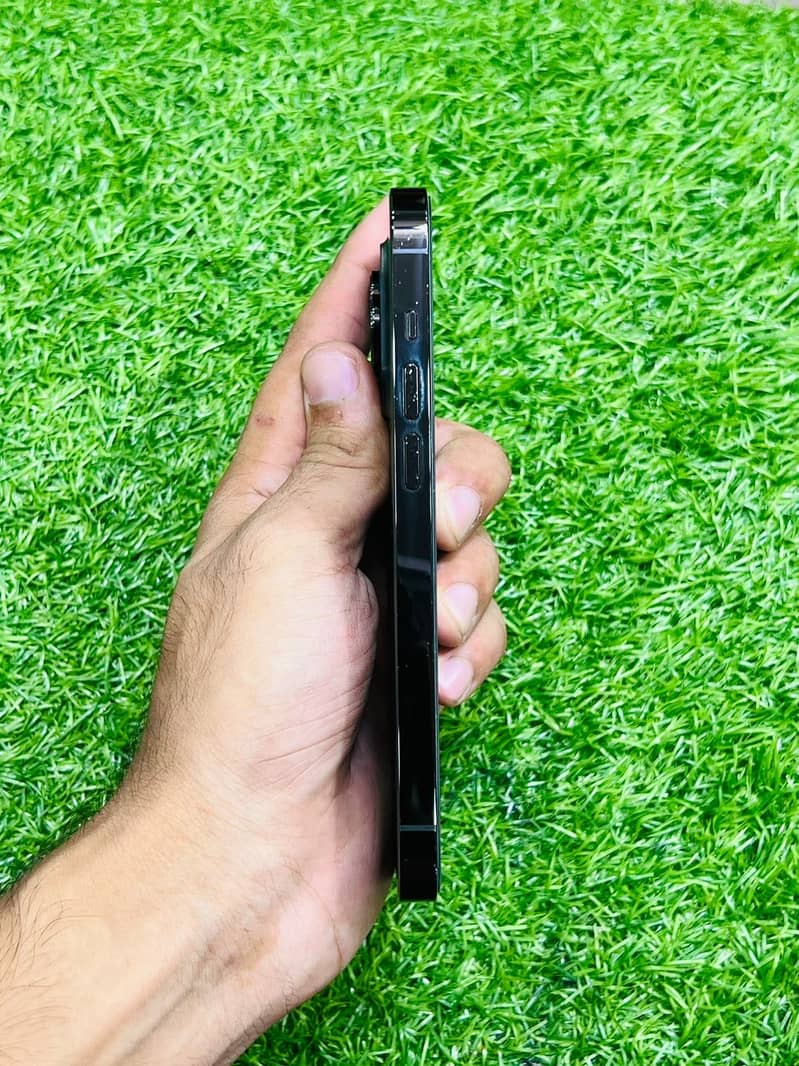 Apple iPhone 14 Pro 3