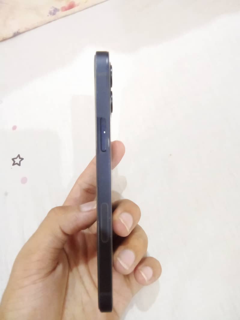 Apple iPhone 12 3