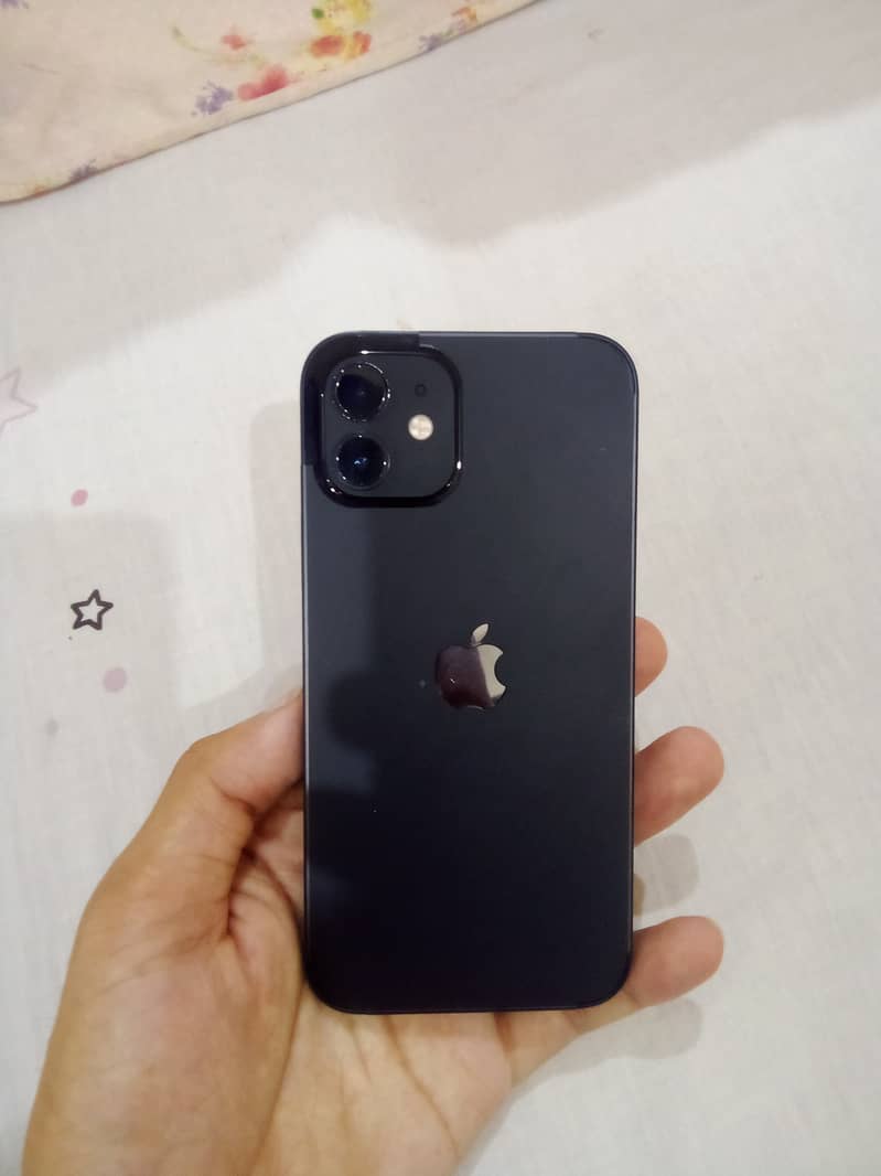 Apple iPhone 12 4