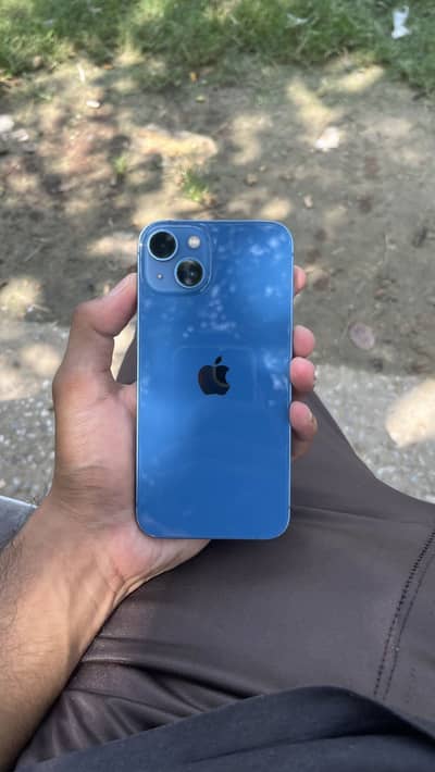Apple iPhone 13