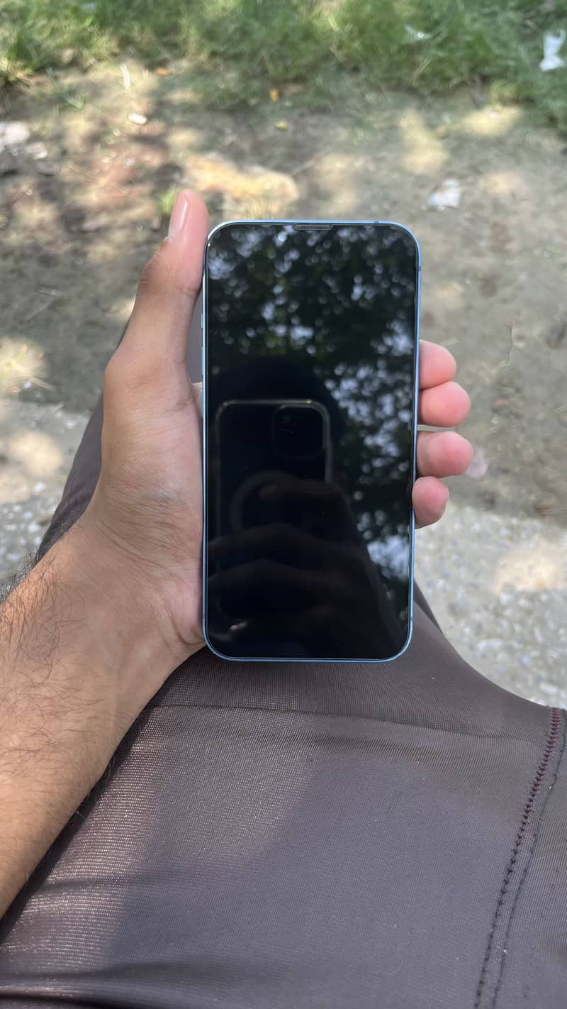 Apple iPhone 13 6