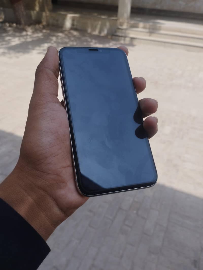 Apple iPhone X 3