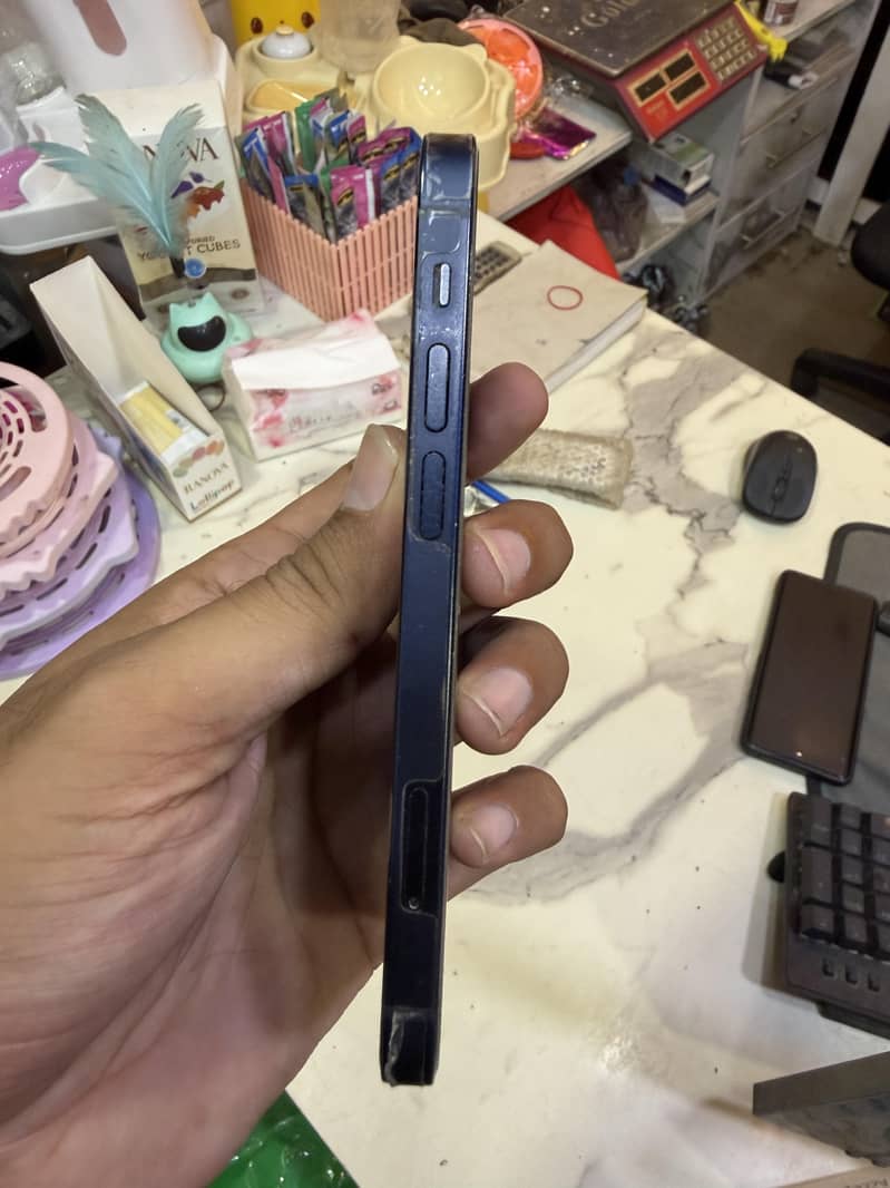 Apple iPhone 12 mini 4