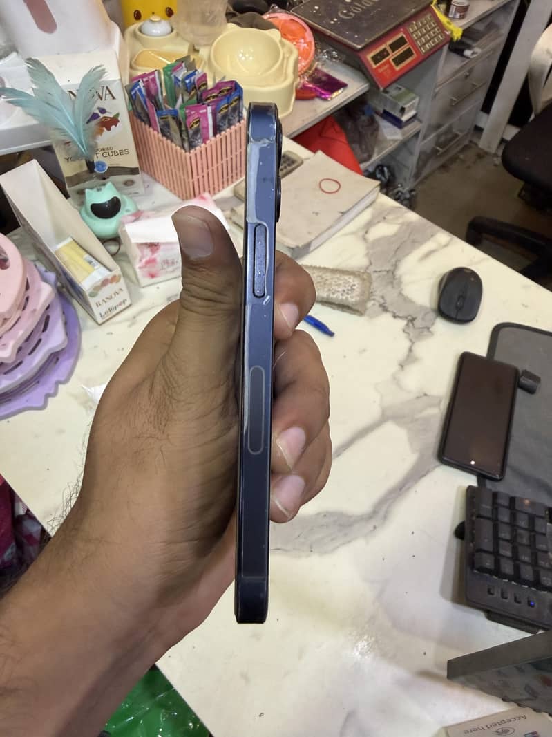 Apple iPhone 12 mini 6