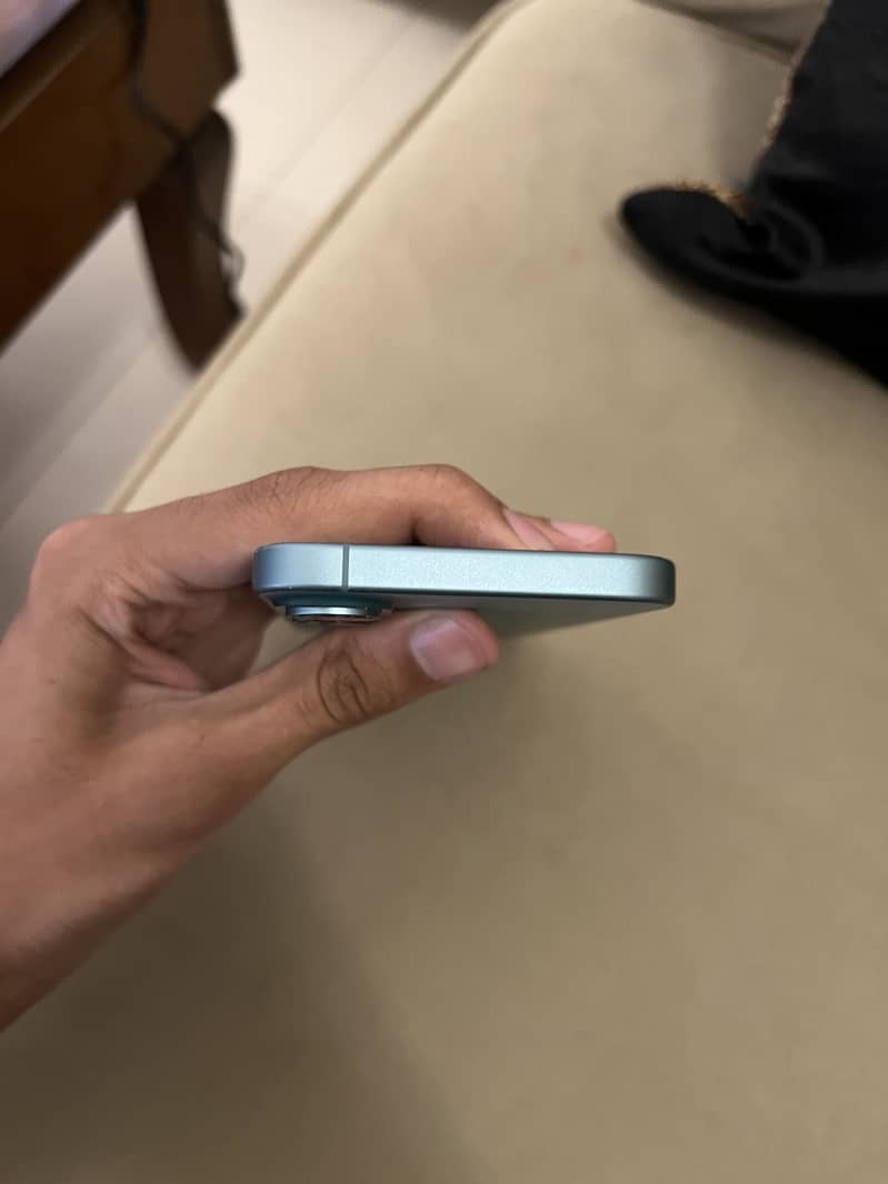 iPhone 16 2