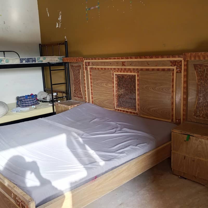 bed 4 piece set 0
