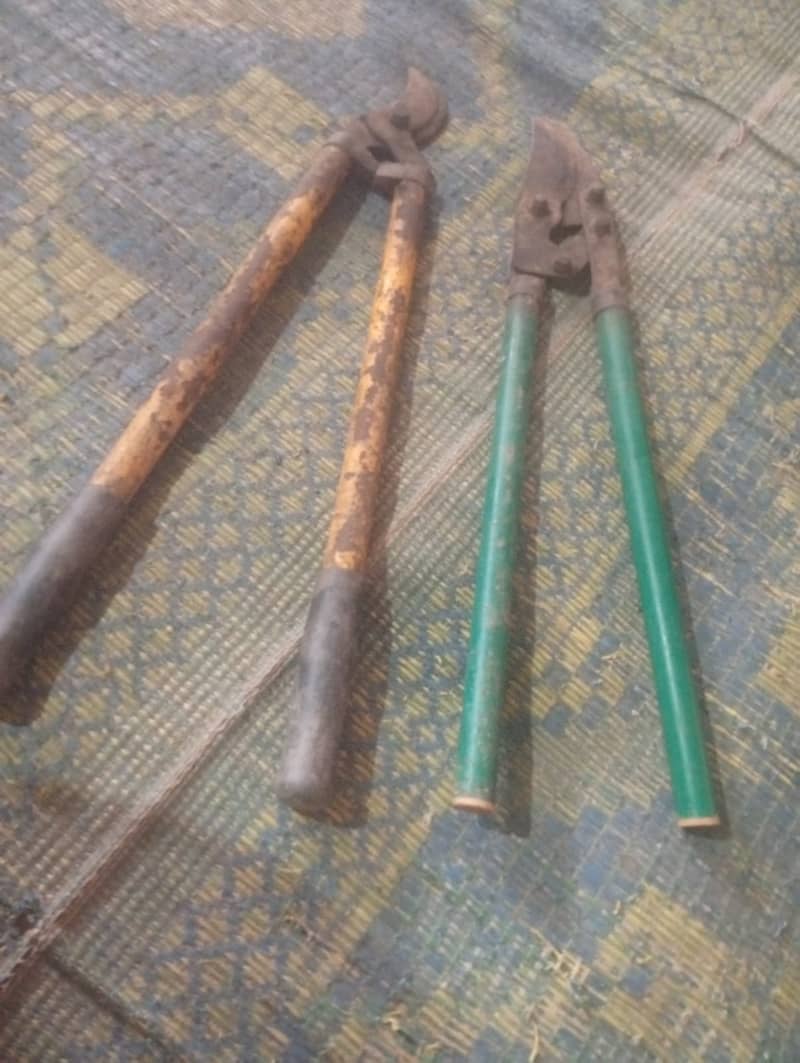 قینچی ہےاچھی اور زبردست 2