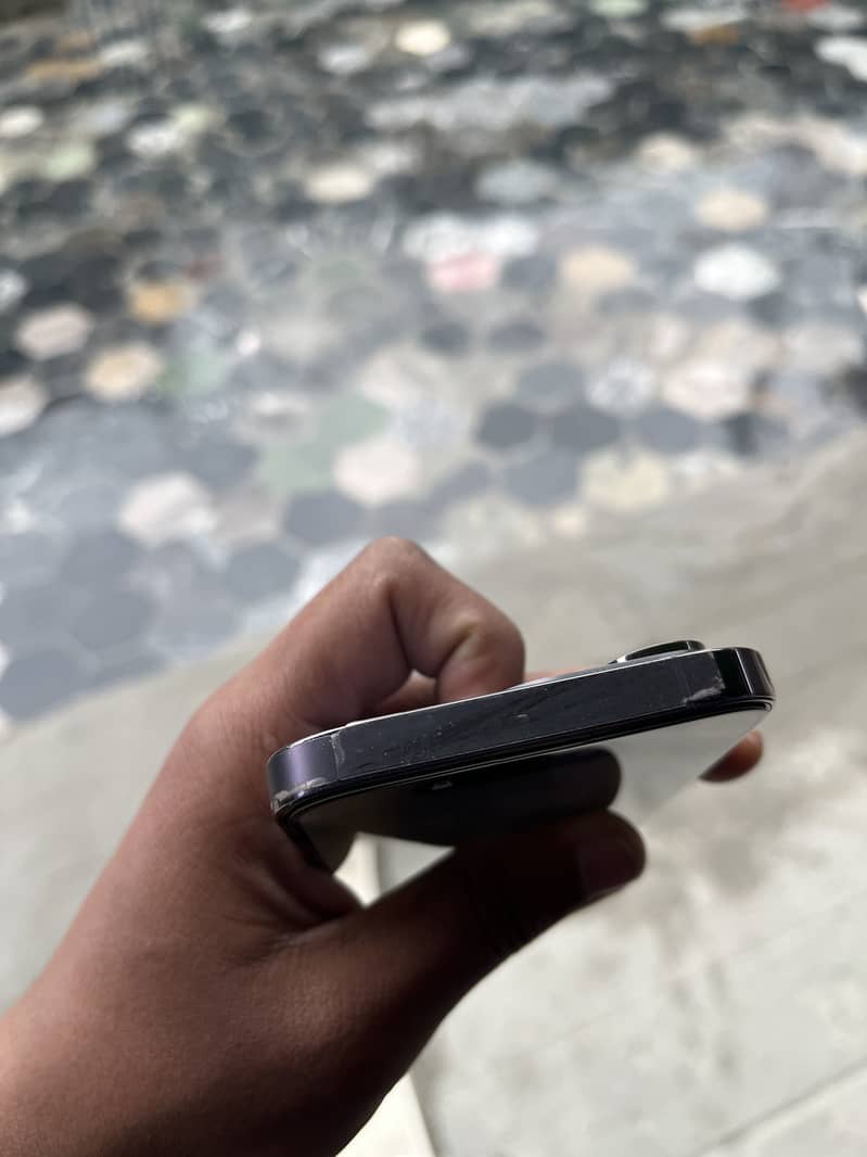 Apple iPhone 14 Pro 3