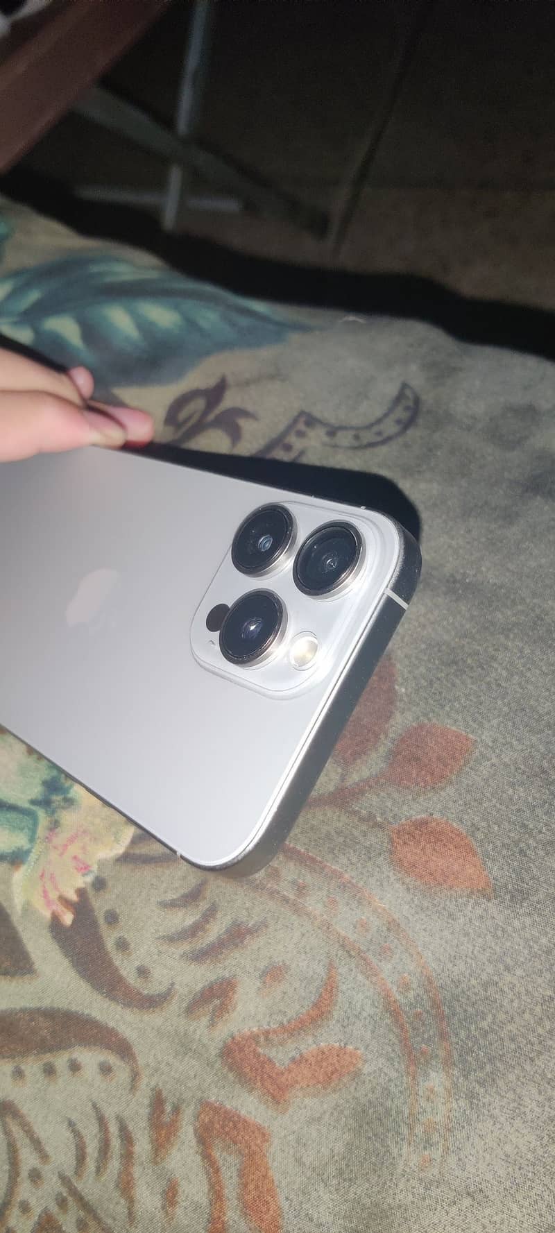 Apple iPhone 16 Pro Max 2