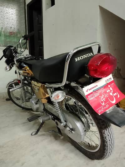 Honda 125 SE Gold 2026 model