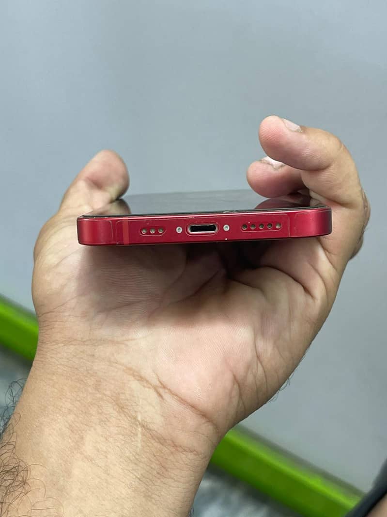 Apple iPhone 13 5
