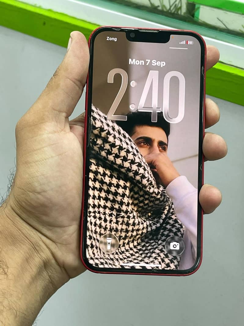 Apple iPhone 13 6