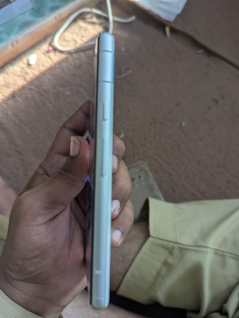 Google Pixel 7a 2
