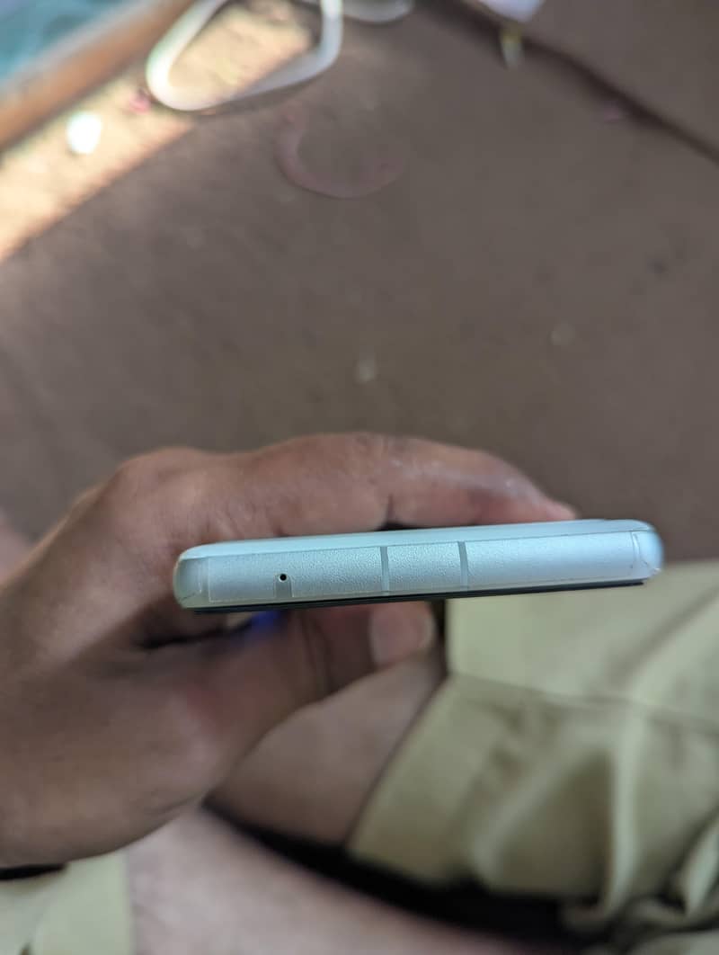 Google Pixel 7a 5