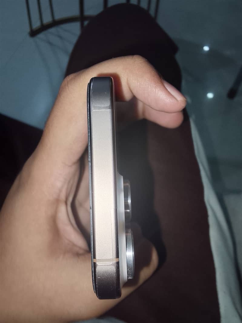 Apple iPhone 16 Pro Max 3