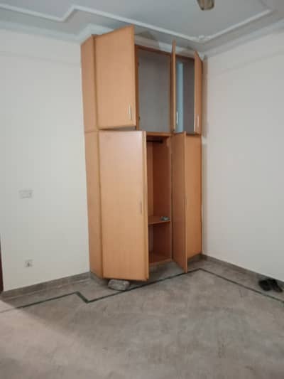 5 Marla lower porshion for rent in johar town