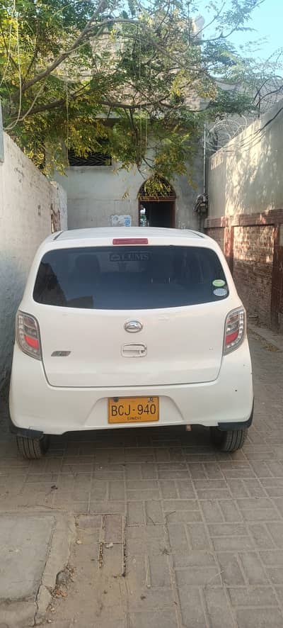 Dihatsu Mira ES 2014