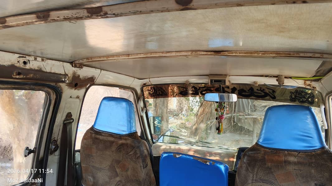 Hiace van 4