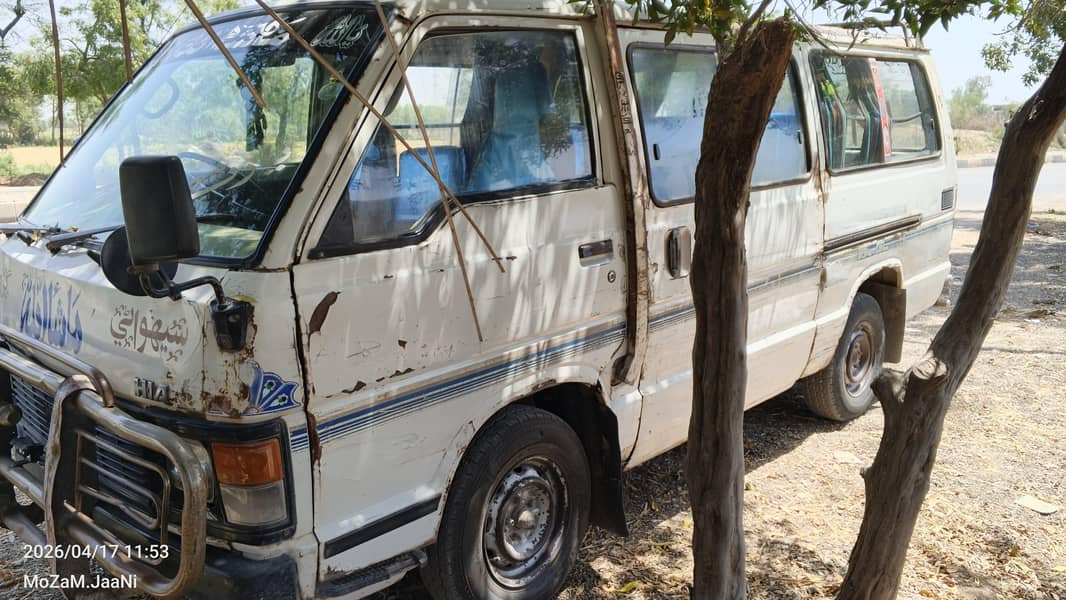 Hiace van 5