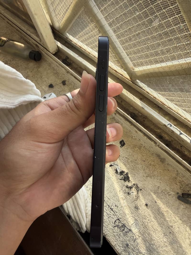 Apple iPhone 12 6