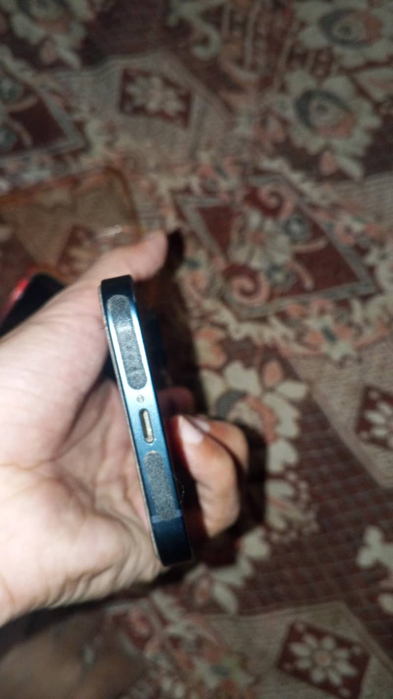 Apple iPhone 13 3