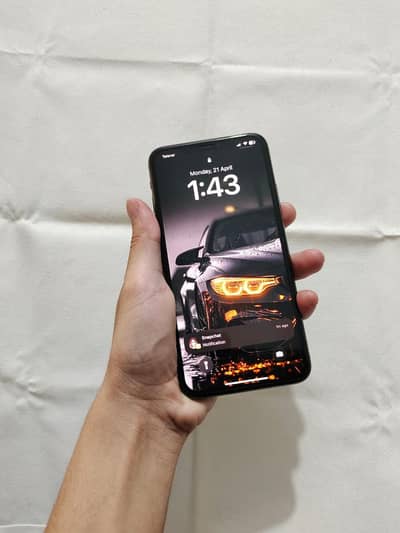 iPhone 11 Pro Max 64GB – Excellent Condition Model: iPhone 11 Pro Max