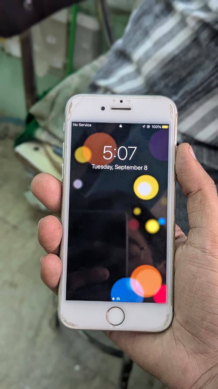 Apple iPhone 7 1