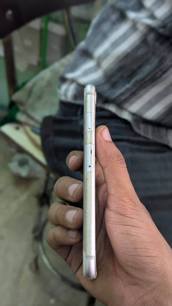 Apple iPhone 7 7