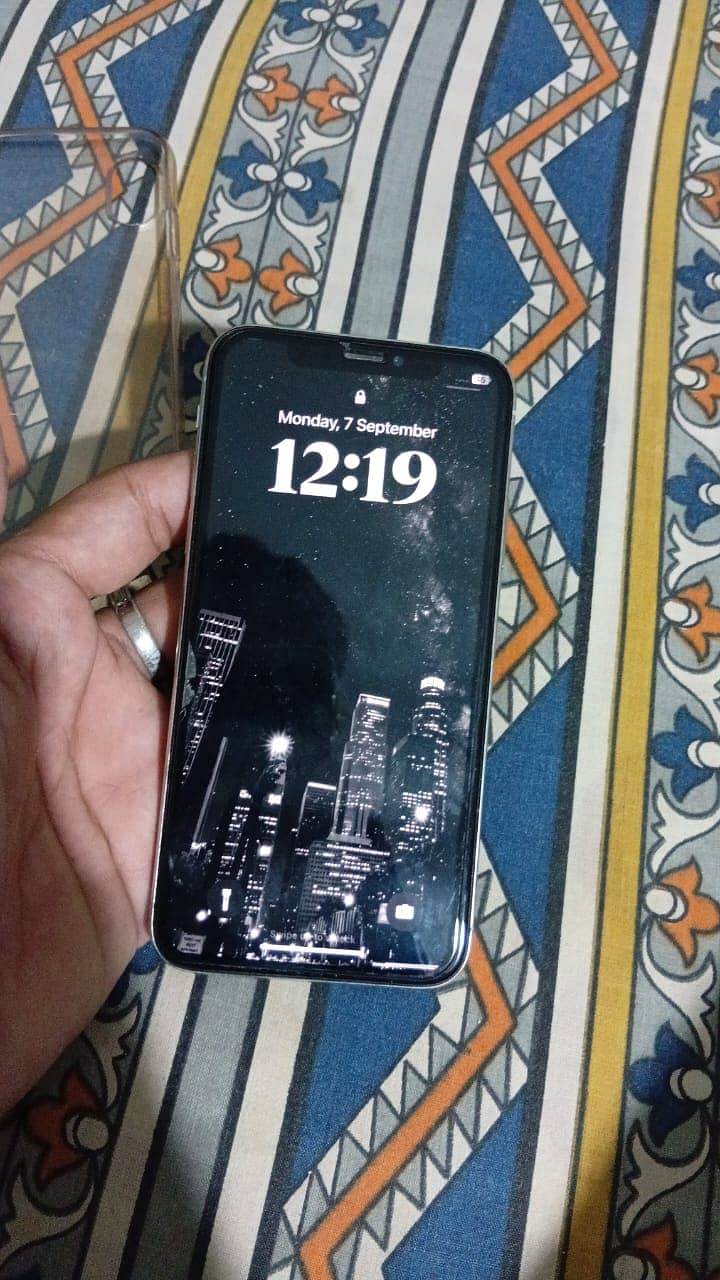 Apple iPhone X 3