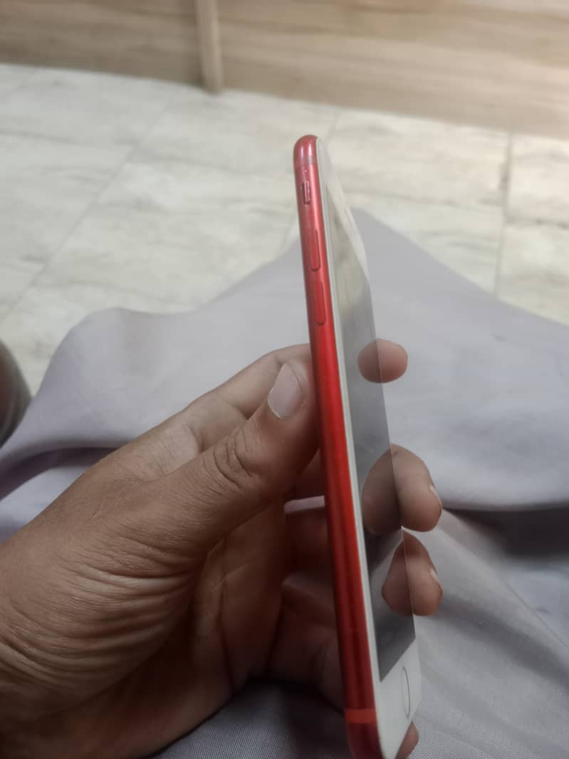 Apple iPhone 7 3