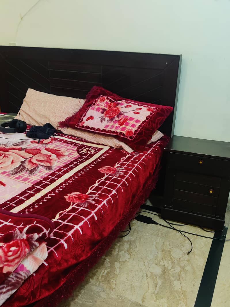 bed with side tables 5